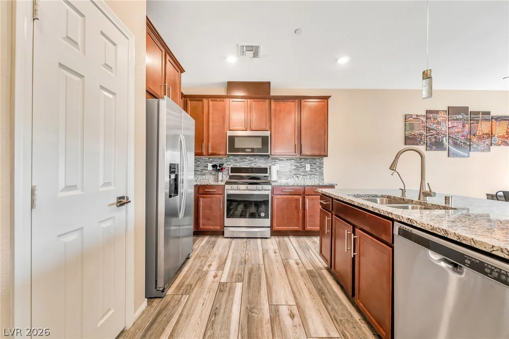5692 Calm Season, Las Vegas, NV 89118