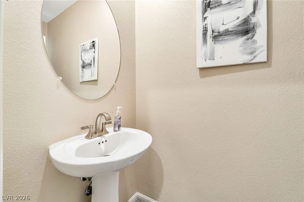 5692 Calm Season, Las Vegas, NV 89118