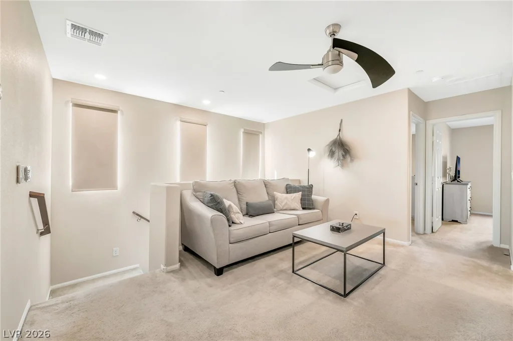 5692 Calm Season, Las Vegas, NV 89118