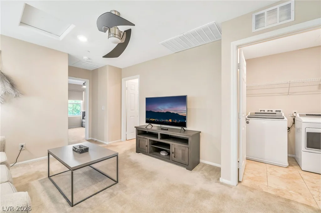 5692 Calm Season, Las Vegas, NV 89118