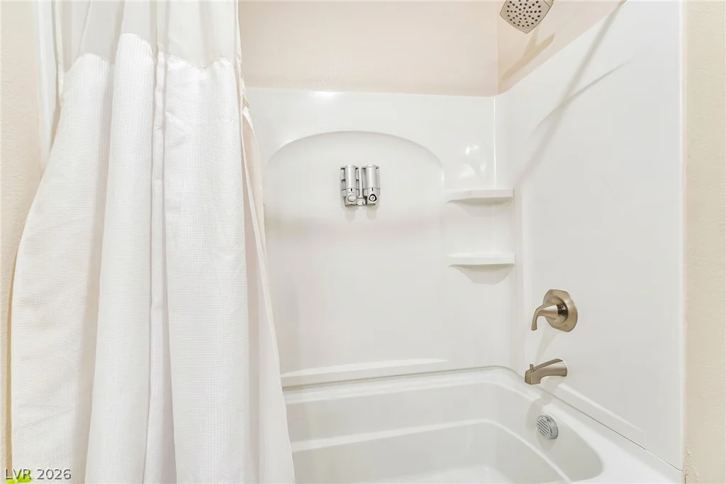 5692 Calm Season, Las Vegas, NV 89118