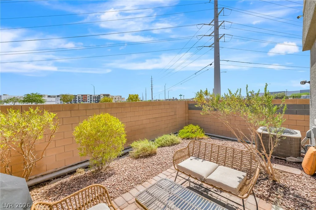 5692 Calm Season, Las Vegas, NV 89118