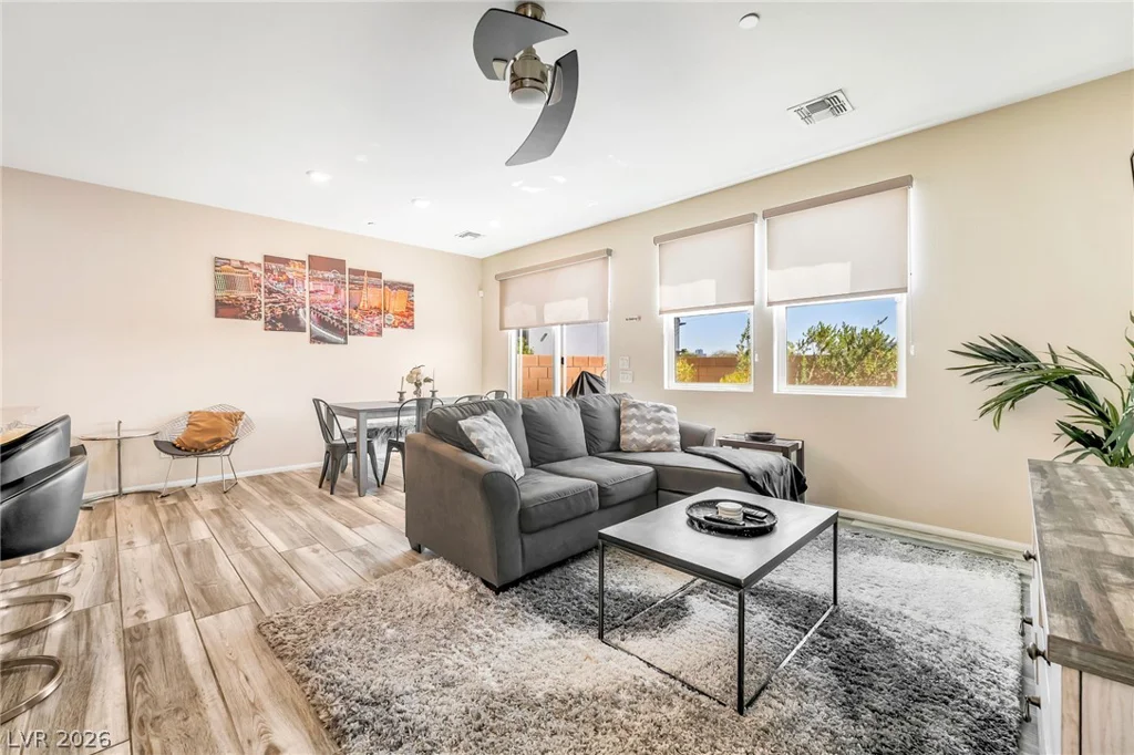 5692 Calm Season, Las Vegas, NV 89118