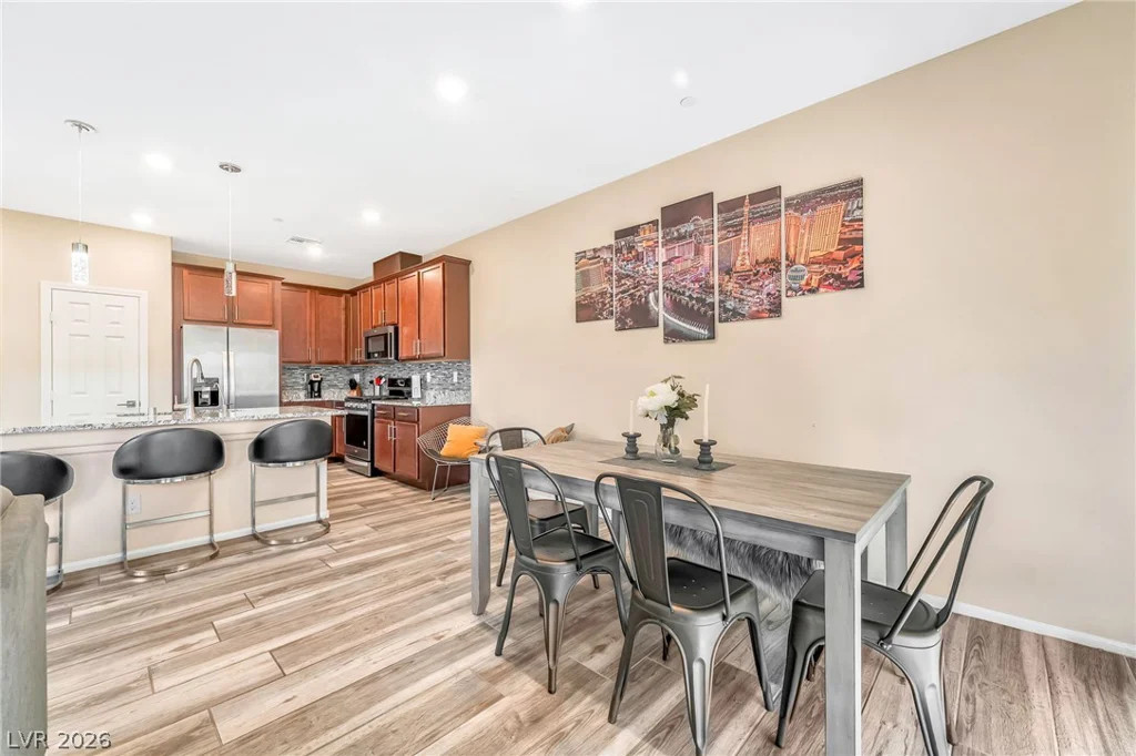 5692 Calm Season, Las Vegas, NV 89118