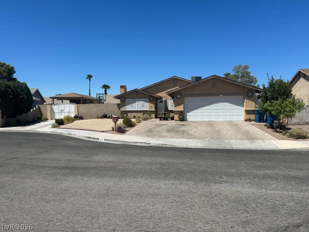 5820 La Jolla, Las Vegas, NV 89108