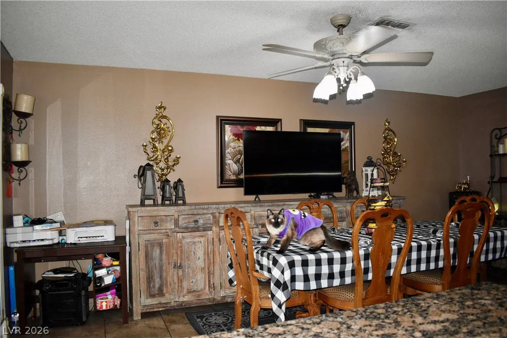 5820 La Jolla, Las Vegas, NV 89108