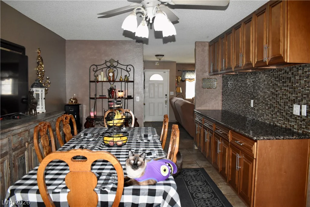 5820 La Jolla, Las Vegas, NV 89108
