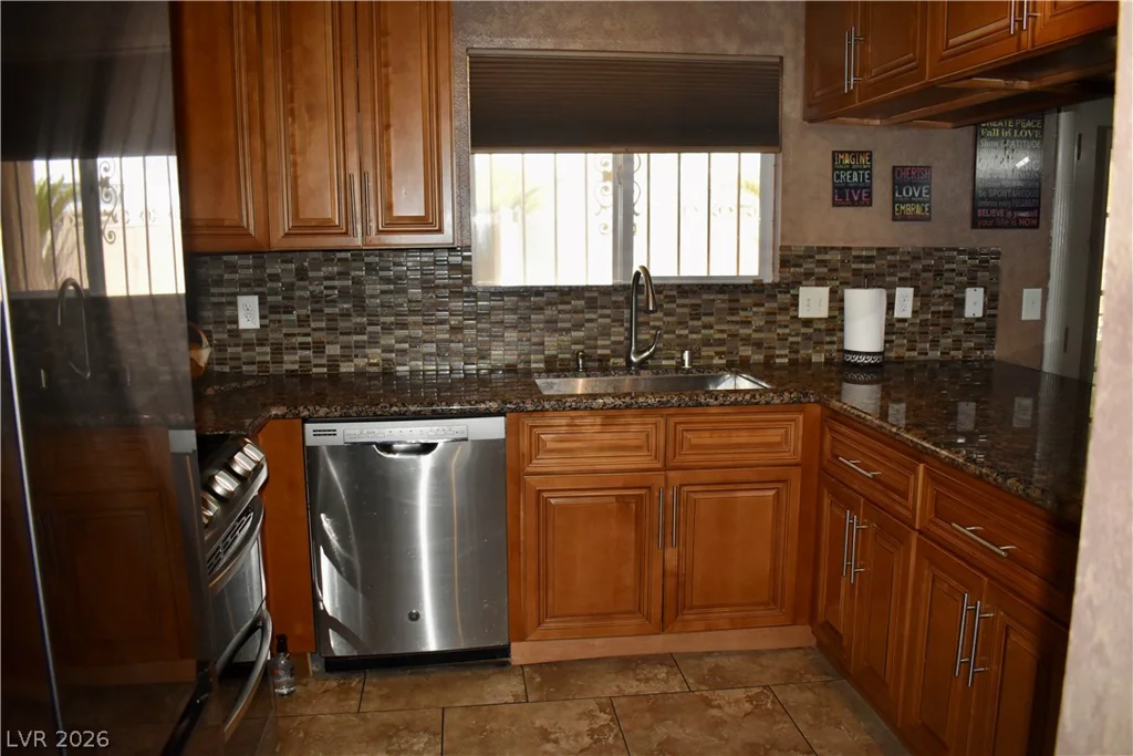5820 La Jolla, Las Vegas, NV 89108