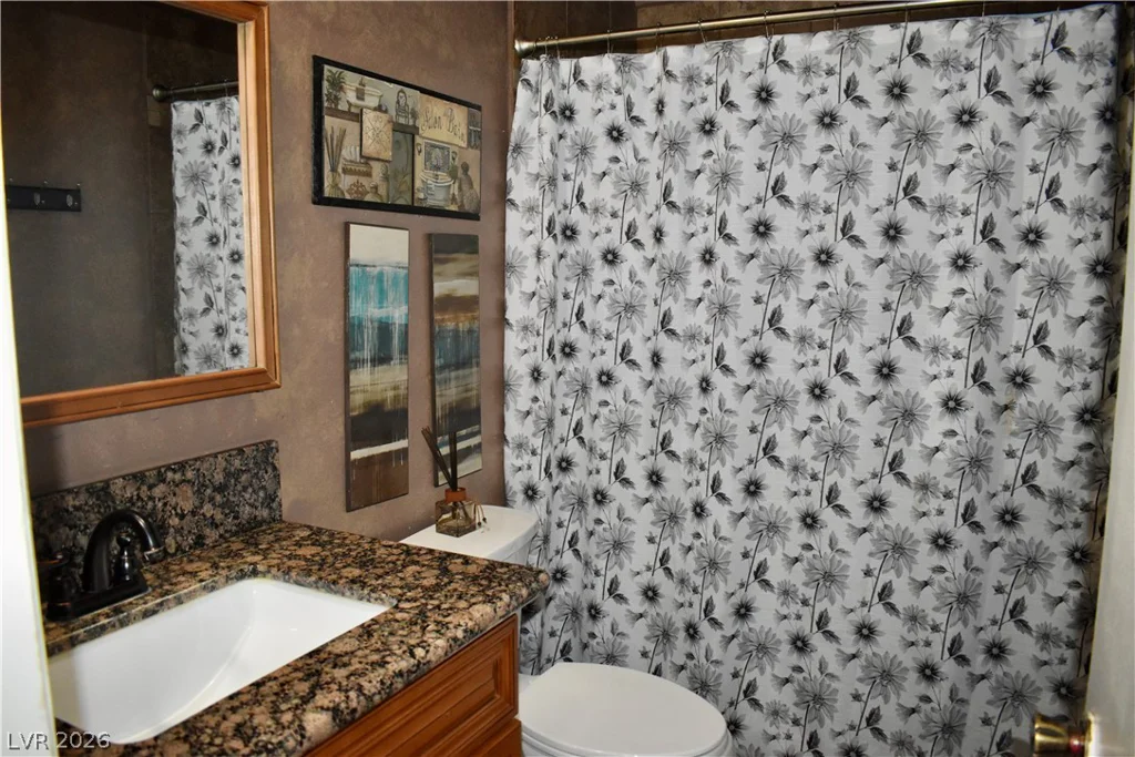5820 La Jolla, Las Vegas, NV 89108