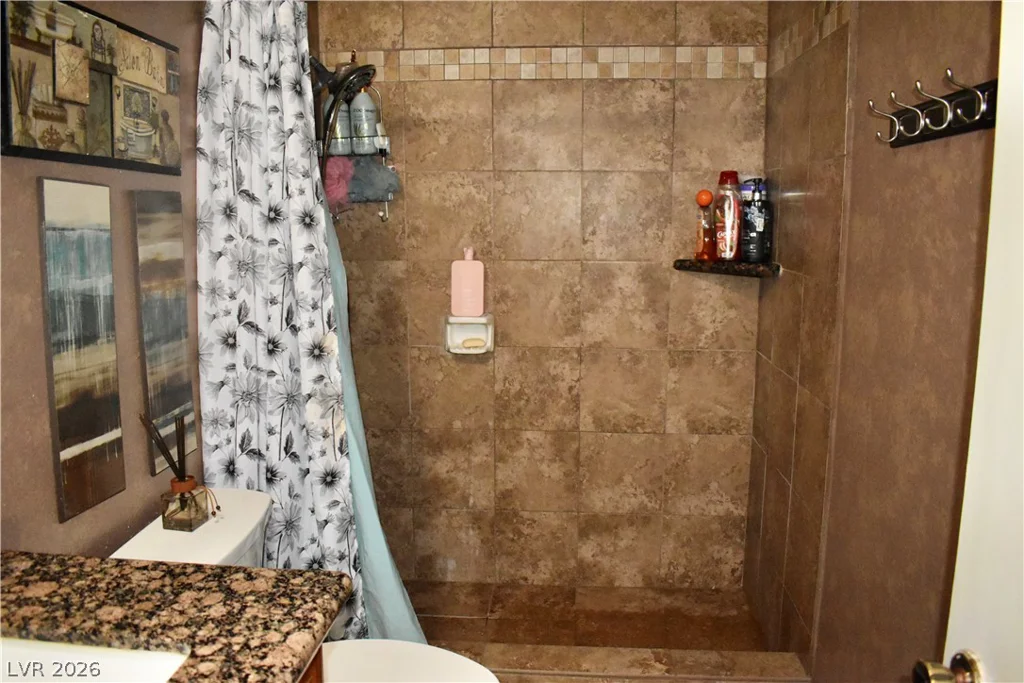 5820 La Jolla, Las Vegas, NV 89108