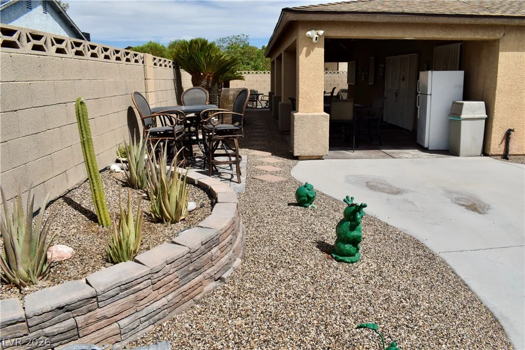5820 La Jolla, Las Vegas, NV 89108