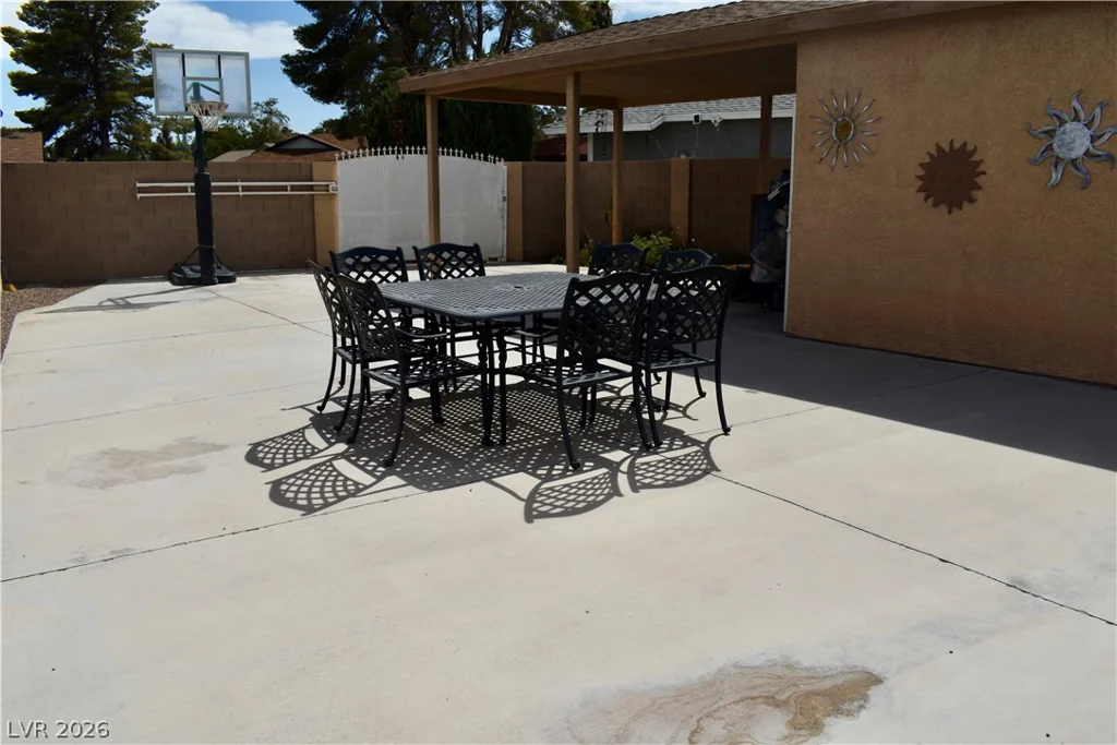 5820 La Jolla, Las Vegas, NV 89108