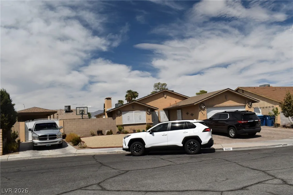 5820 La Jolla, Las Vegas, NV 89108