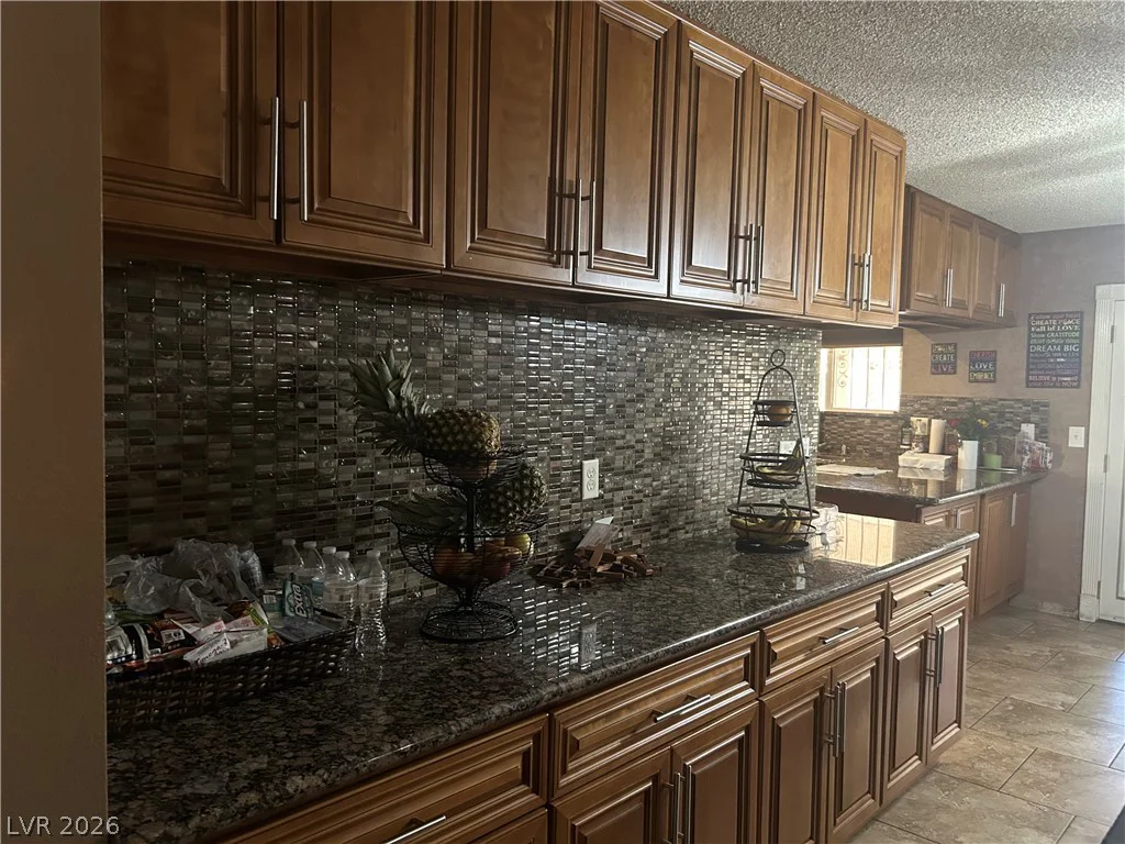 5820 La Jolla, Las Vegas, NV 89108