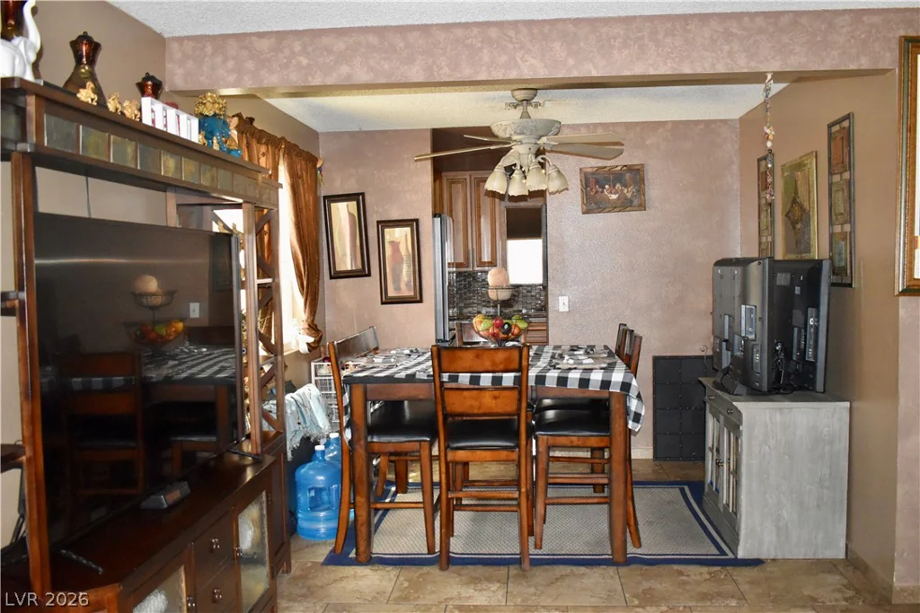 5820 La Jolla, Las Vegas, NV 89108