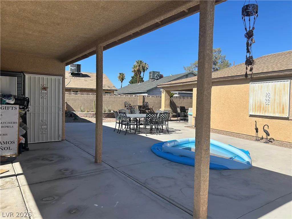 5820 La Jolla, Las Vegas, NV 89108