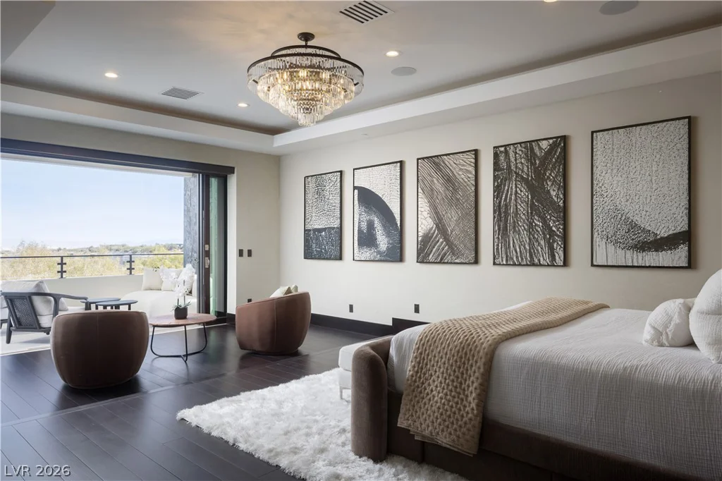 6 Bright Hollow, Las Vegas, NV 89135