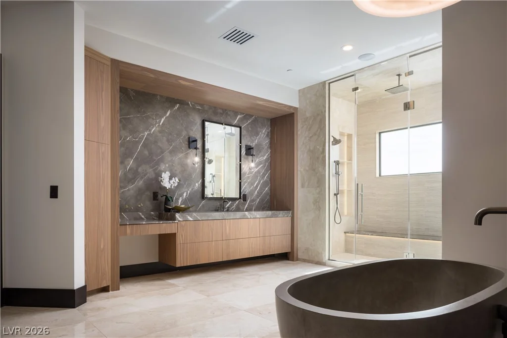 6 Bright Hollow, Las Vegas, NV 89135