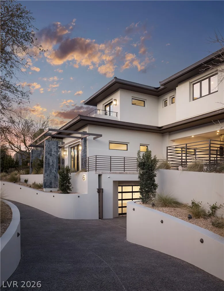 6 Bright Hollow, Las Vegas, NV 89135