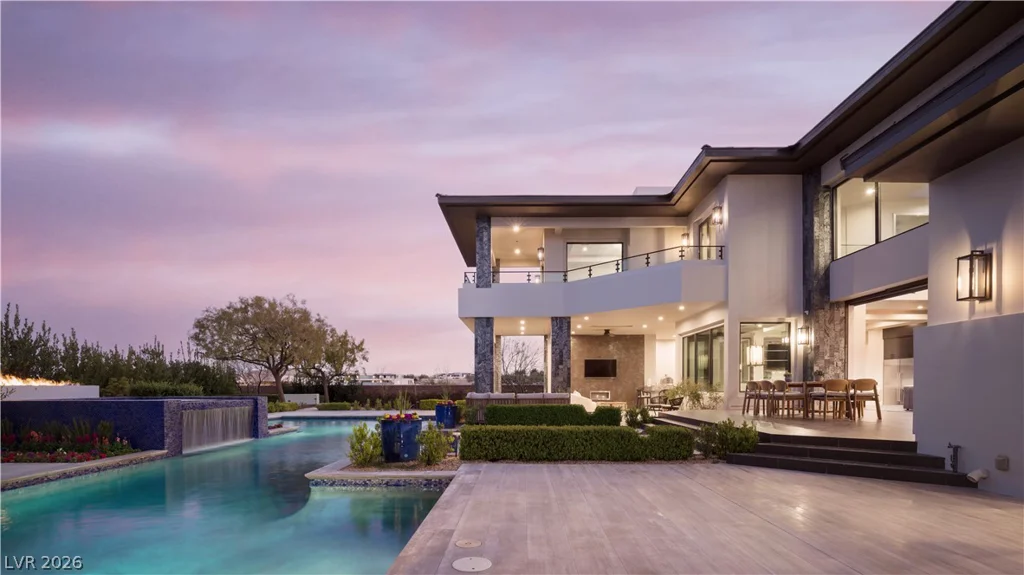 6 Bright Hollow, Las Vegas, NV 89135