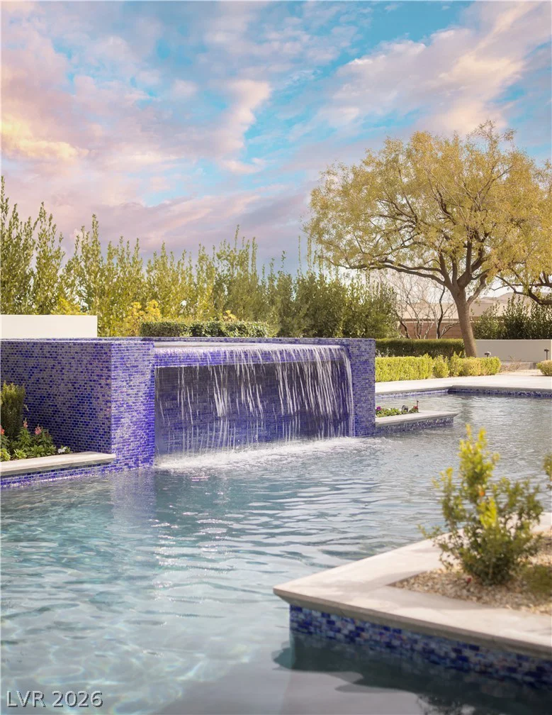 6 Bright Hollow, Las Vegas, NV 89135