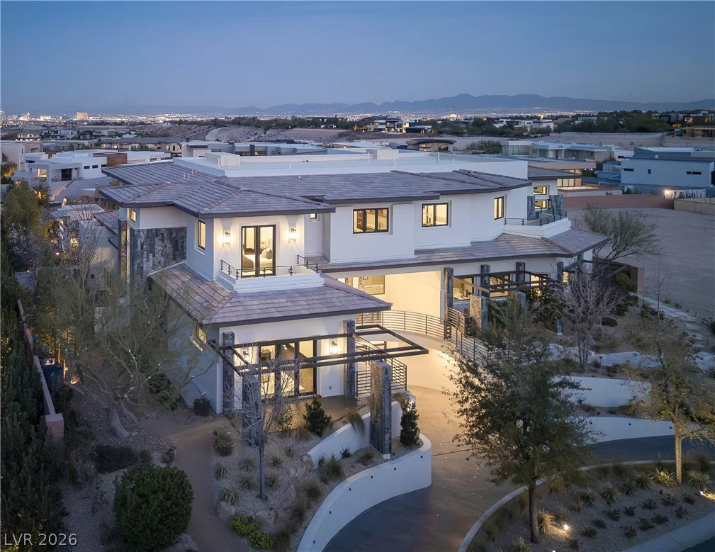 6 Bright Hollow, Las Vegas, NV 89135