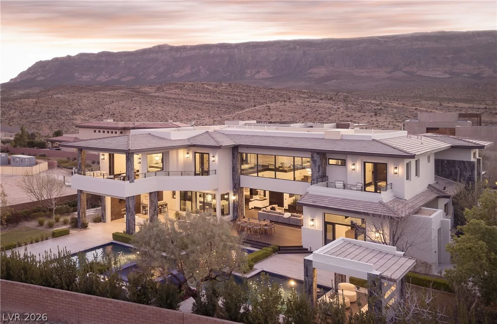 6 Bright Hollow, Las Vegas, NV 89135