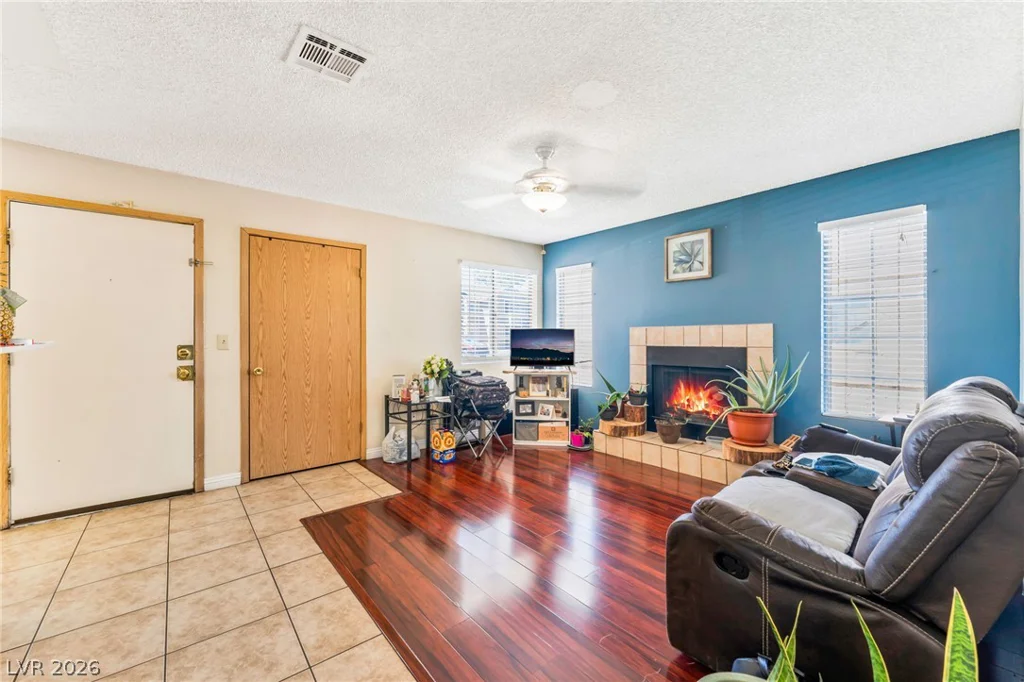 4708 Krissylouise, Las Vegas, NV 89121