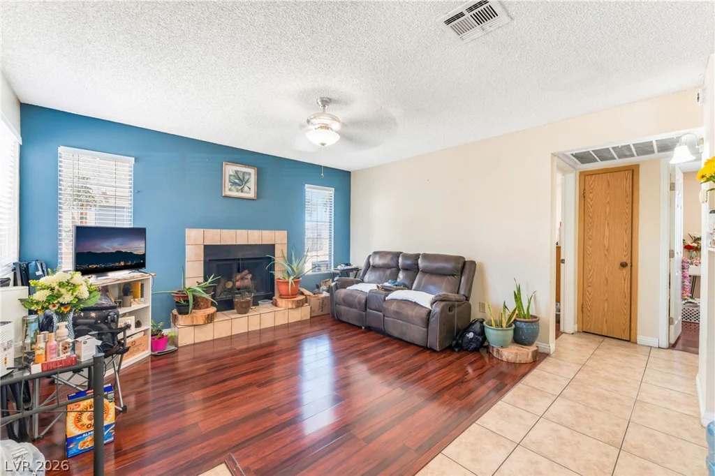 4708 Krissylouise, Las Vegas, NV 89121