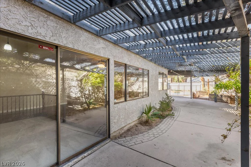 2729 McFall, Las Vegas, NV 89121