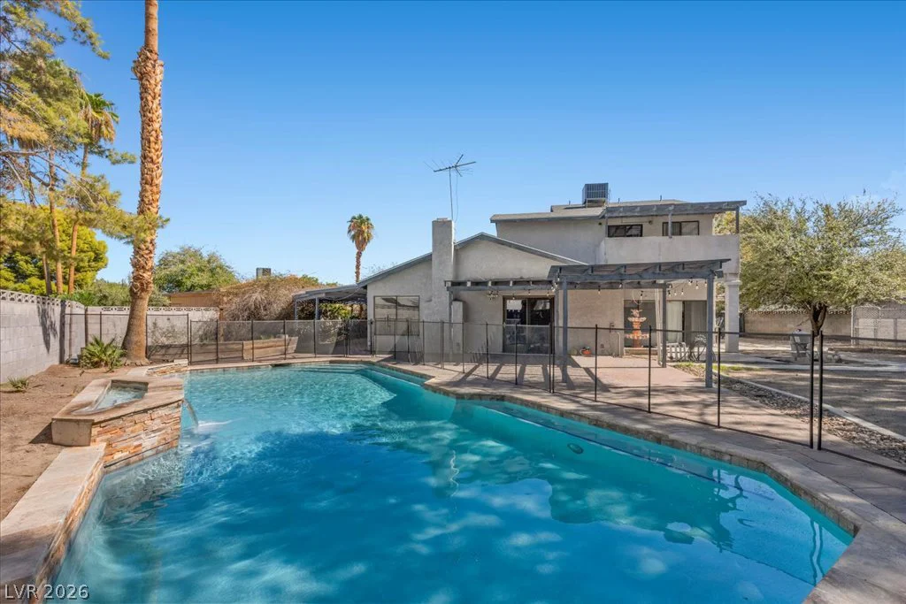 2729 McFall, Las Vegas, NV 89121