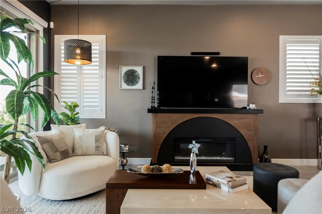 8947 Golden Crow, Las Vegas, NV 89148
