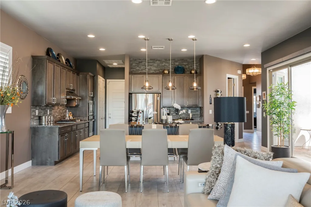 8947 Golden Crow, Las Vegas, NV 89148
