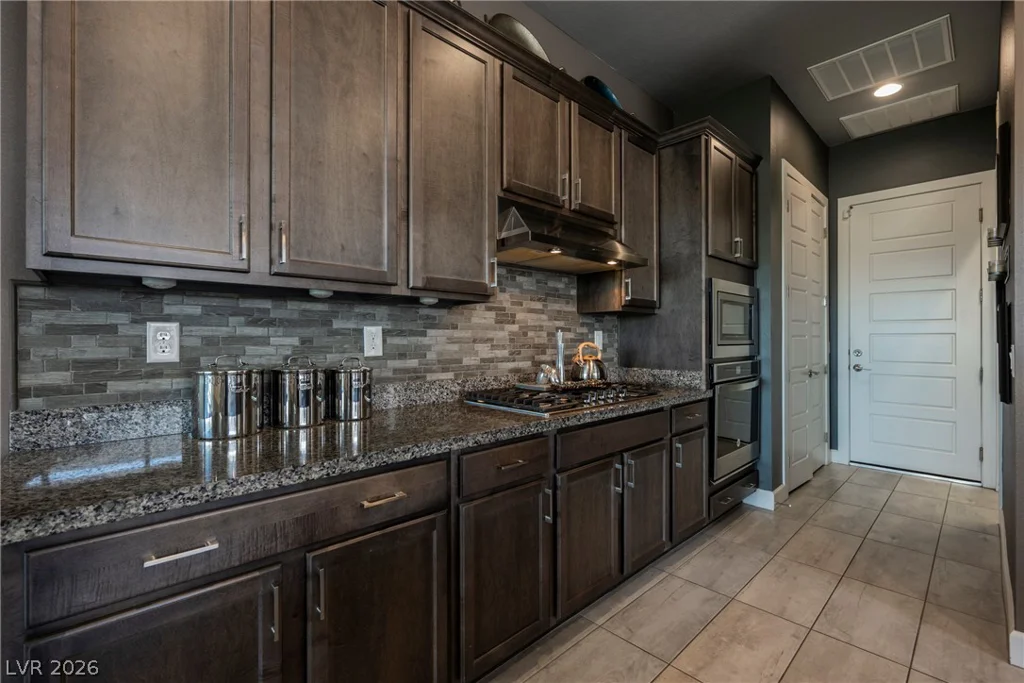8947 Golden Crow, Las Vegas, NV 89148