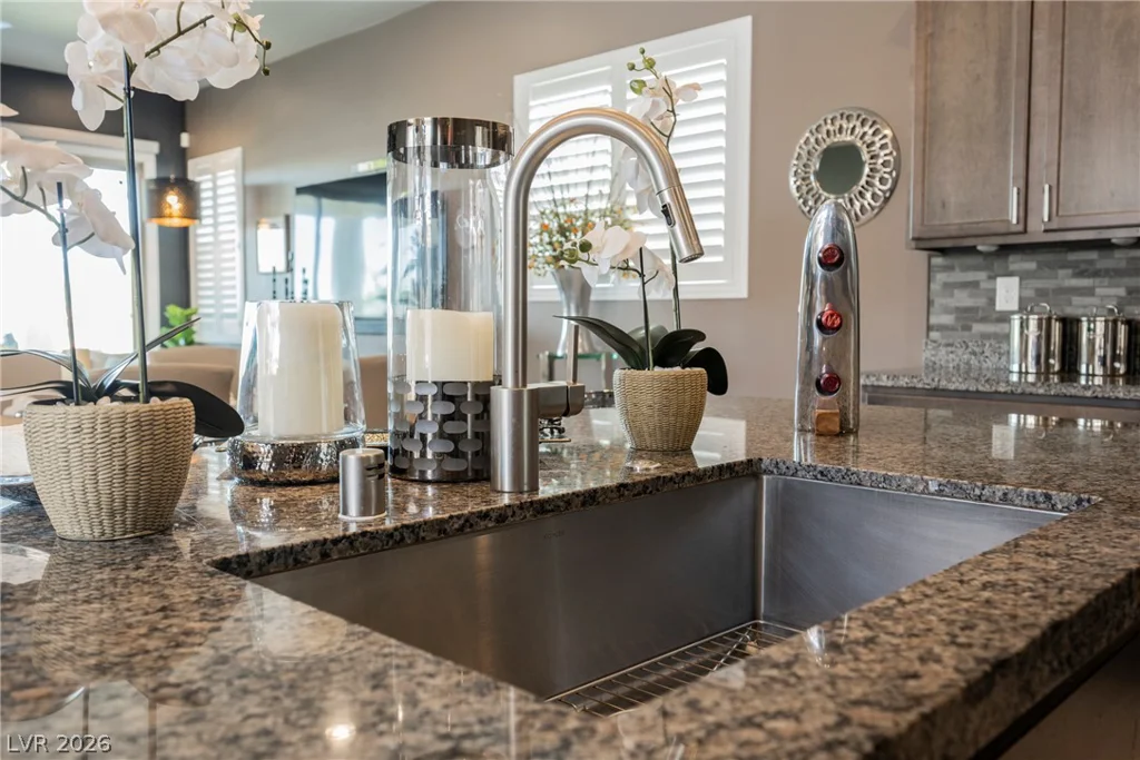 8947 Golden Crow, Las Vegas, NV 89148