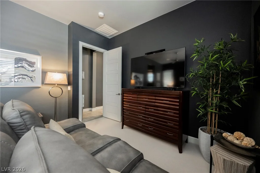 8947 Golden Crow, Las Vegas, NV 89148