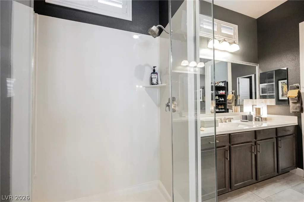 8947 Golden Crow, Las Vegas, NV 89148