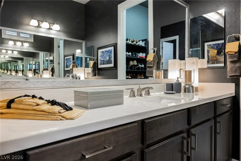 8947 Golden Crow, Las Vegas, NV 89148