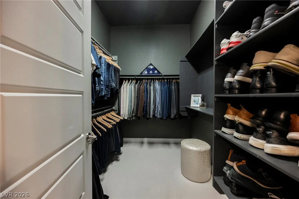 8947 Golden Crow, Las Vegas, NV 89148