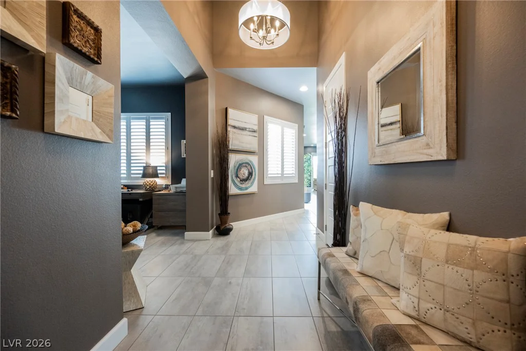 8947 Golden Crow, Las Vegas, NV 89148
