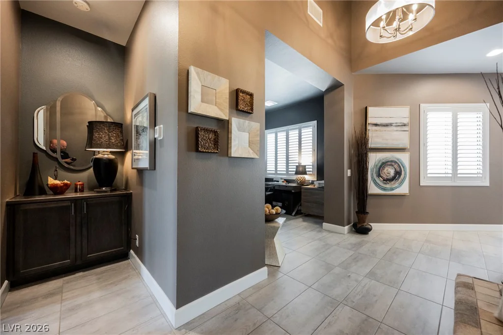 8947 Golden Crow, Las Vegas, NV 89148