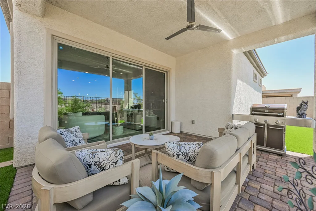 8947 Golden Crow, Las Vegas, NV 89148