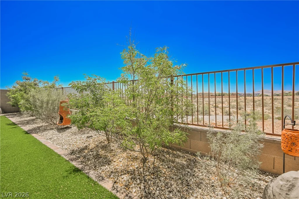 8947 Golden Crow, Las Vegas, NV 89148