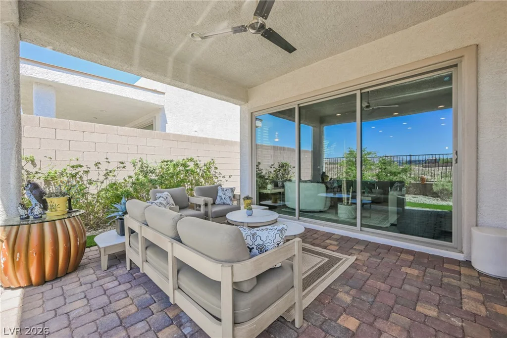 8947 Golden Crow, Las Vegas, NV 89148