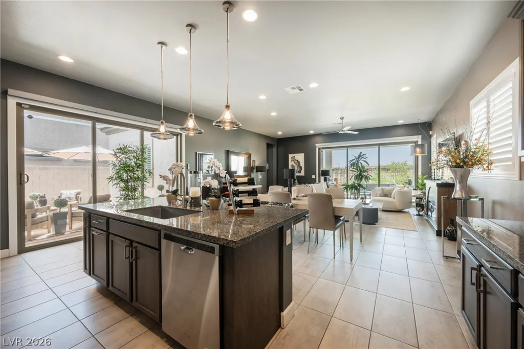 8947 Golden Crow, Las Vegas, NV 89148