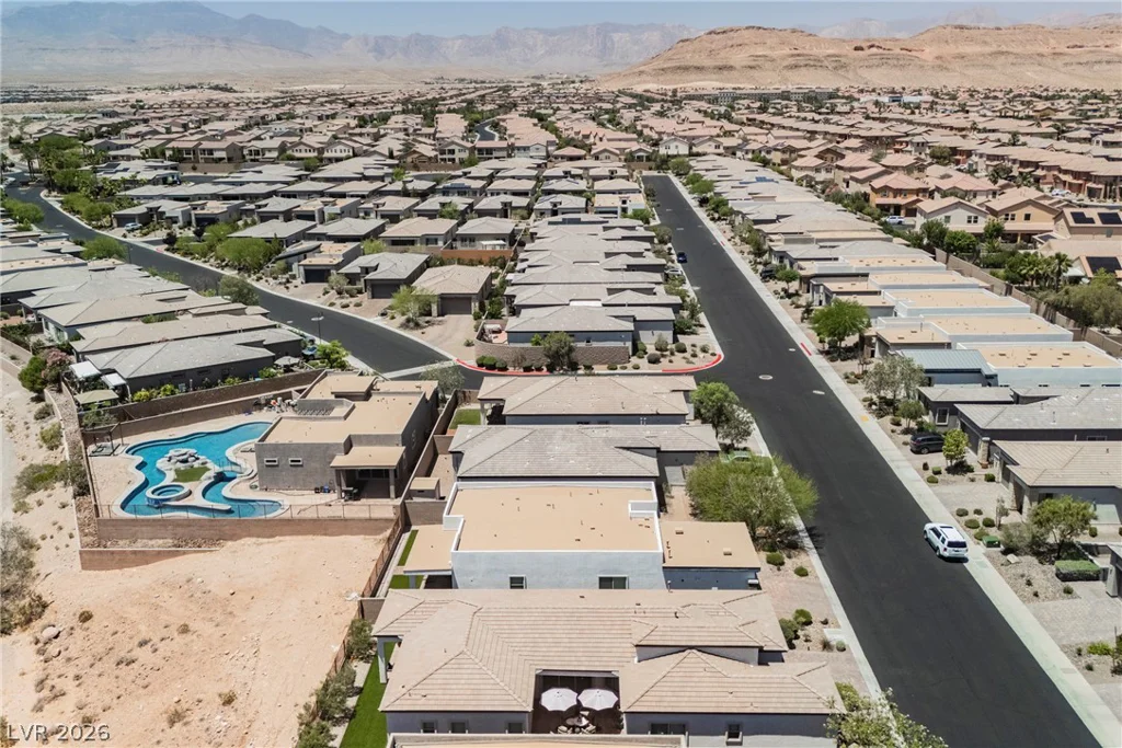 8947 Golden Crow, Las Vegas, NV 89148