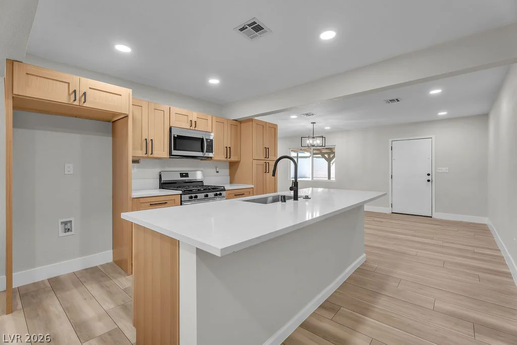 472 National, Henderson, NV 89015
