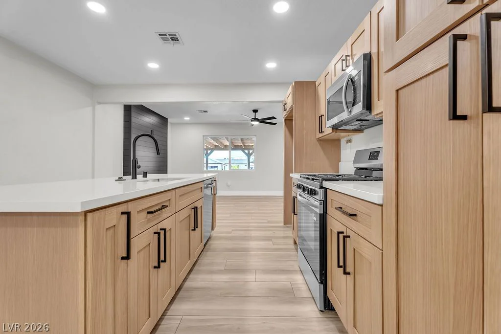 472 National, Henderson, NV 89015