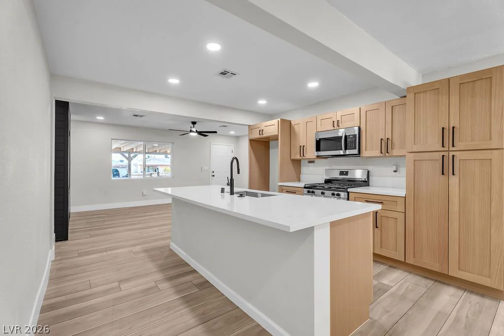 472 National, Henderson, NV 89015