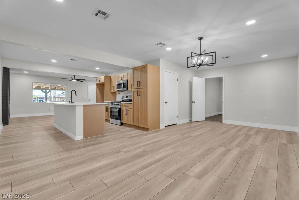 472 National, Henderson, NV 89015